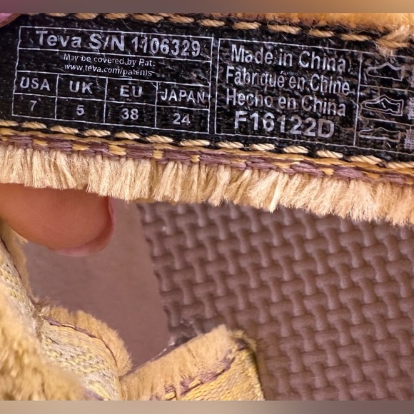 TEVA ORIGINAL UNIVERSAL MARESSA SANDALS WOMEN’s Size 7 Shoes light yellow - Picture 12 of 15